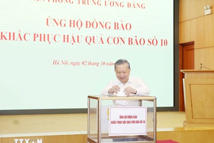 Văn phòng Trung ương Đảng ủng hộ đồng bào khắc phục hậu quả bão số 10